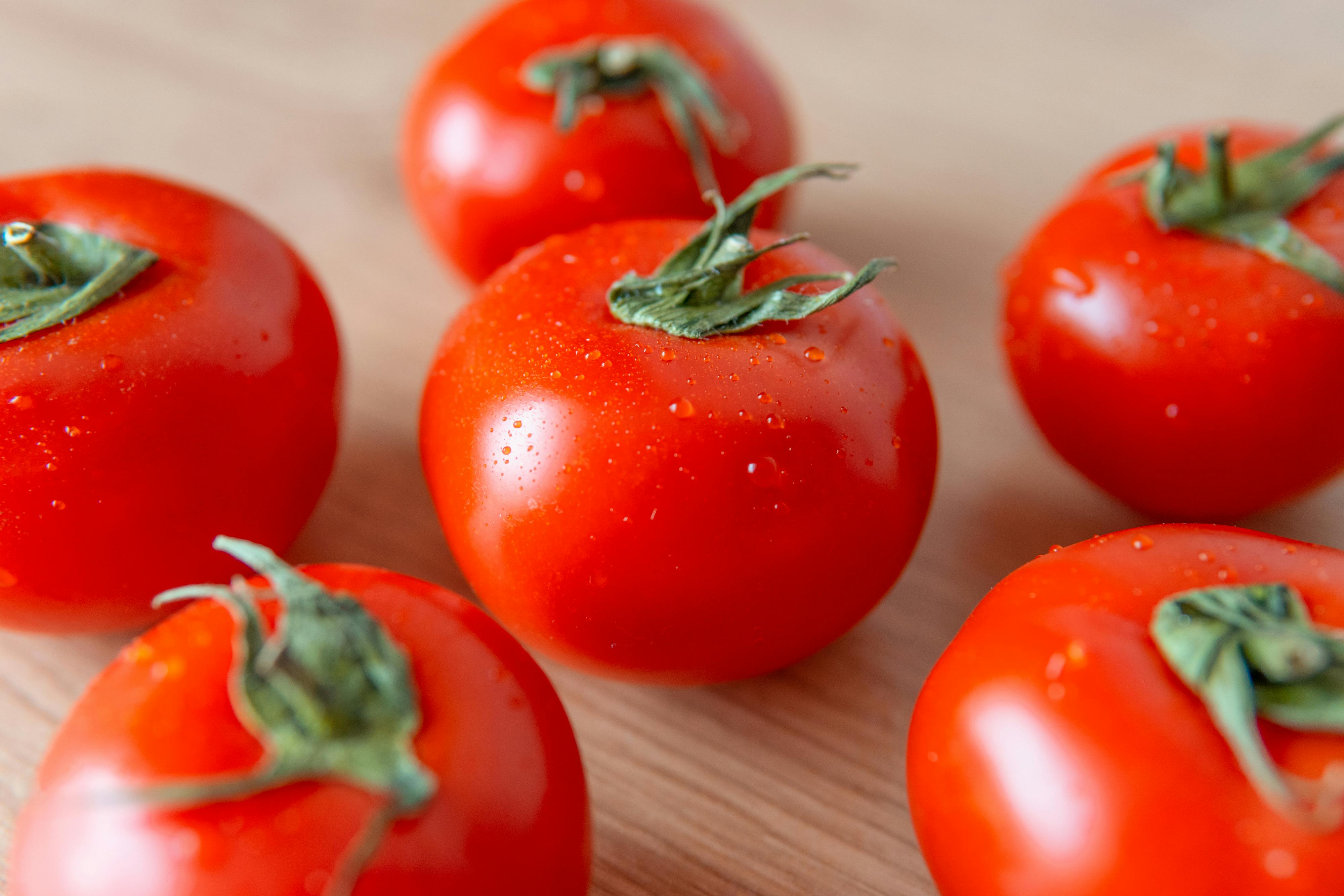 A photo of tomatoes.